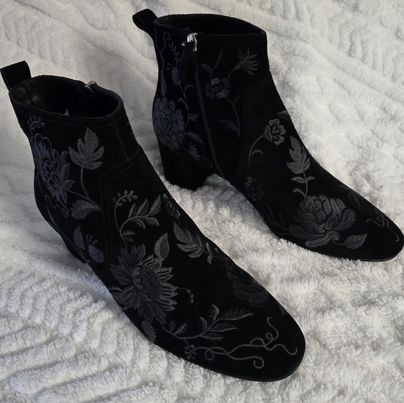Johnny Was Shoes - Johnny Was Floral Embroidered Black Ankle Boots Size 9